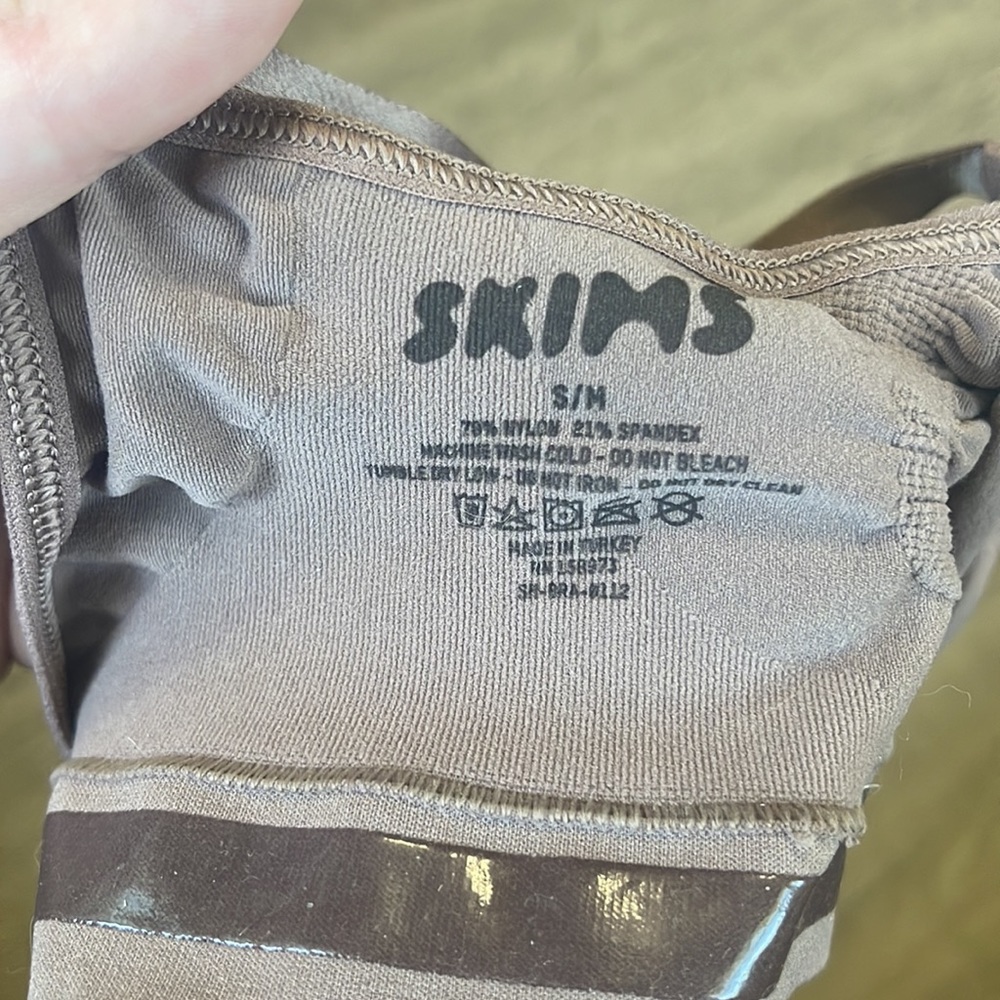 SKIMS Seamless Sculpt Sculpting Bra - Umber S/M - Picture 4 of 4